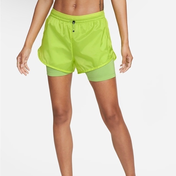 Nike Women's Icon Clash Tempo Luxe Mid-Rise Running Shorts DM7739-321 - Picture 2 of 10